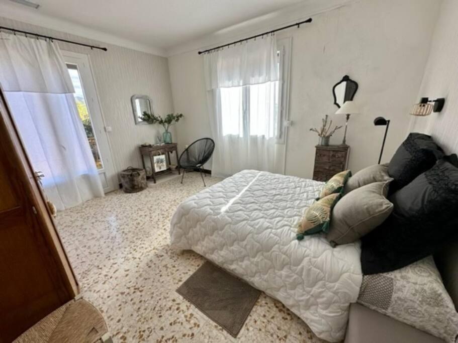 Appartement St Laurent سان لوران دي لا سالانك المظهر الخارجي الصورة