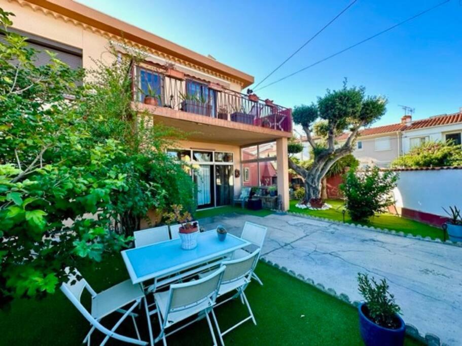 Appartement St Laurent سان لوران دي لا سالانك المظهر الخارجي الصورة