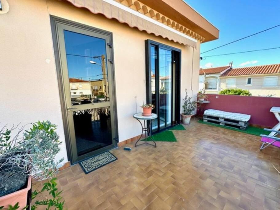 Appartement St Laurent سان لوران دي لا سالانك المظهر الخارجي الصورة