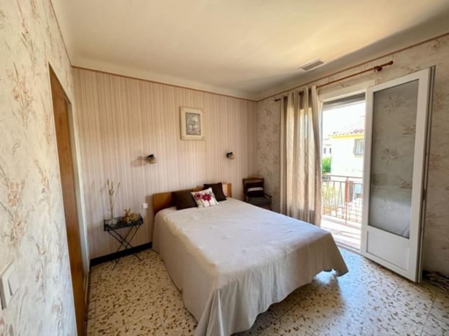 Appartement St Laurent سان لوران دي لا سالانك المظهر الخارجي الصورة