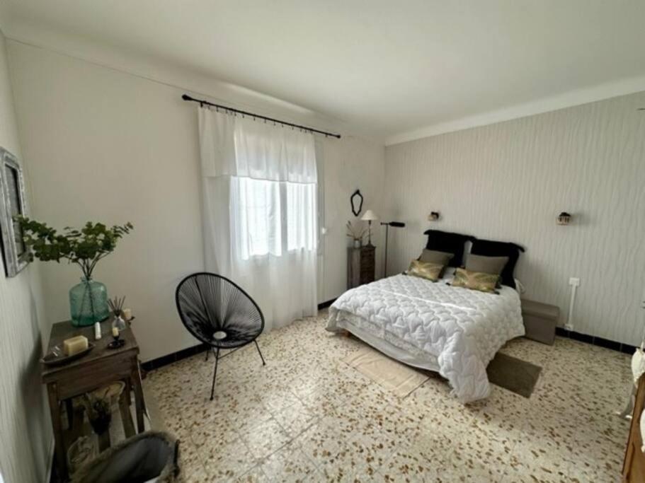 Appartement St Laurent سان لوران دي لا سالانك المظهر الخارجي الصورة